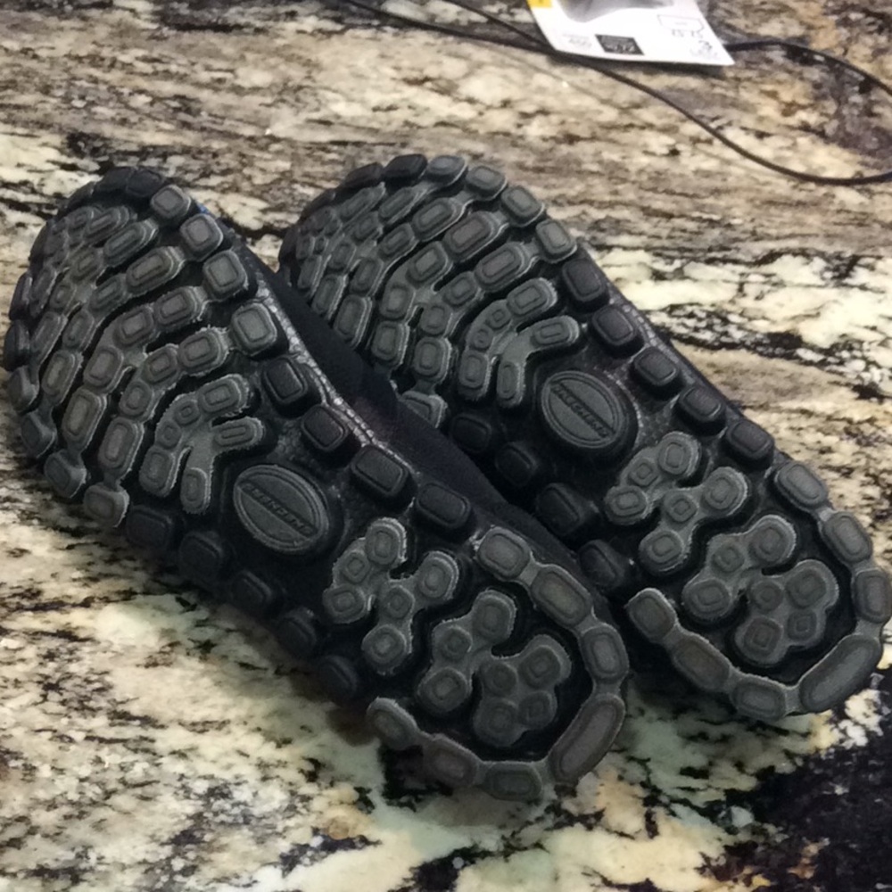 Skechers Light weight Slip on Sneakers - Picture 3 of 4
